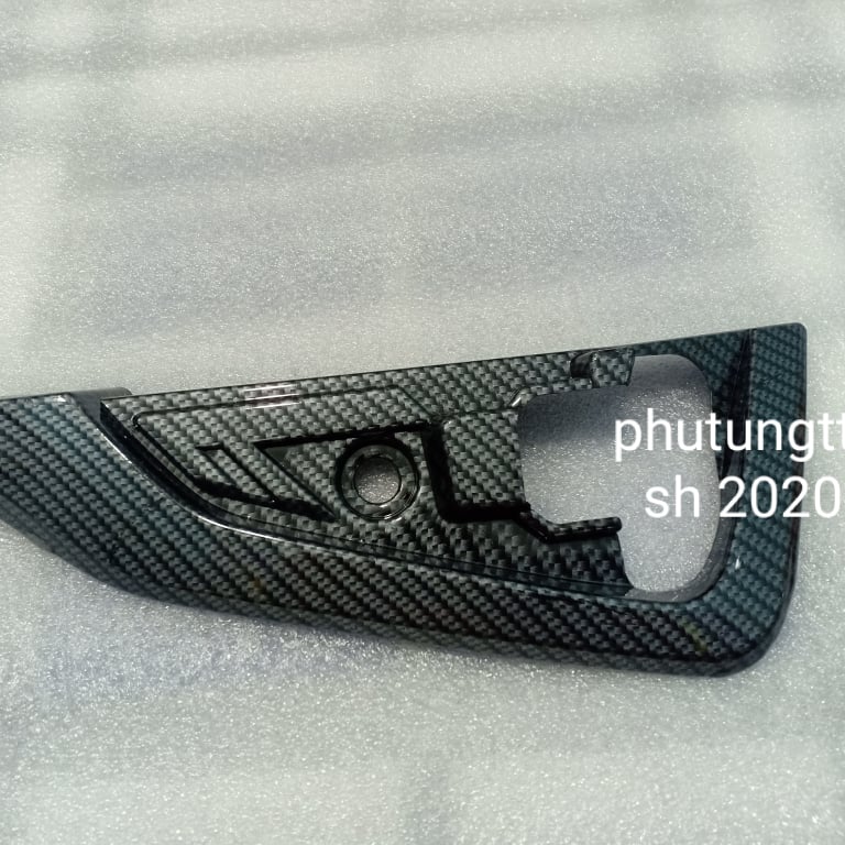 ỐP GÁC CHÂN LỚN SH 2020 CARBON