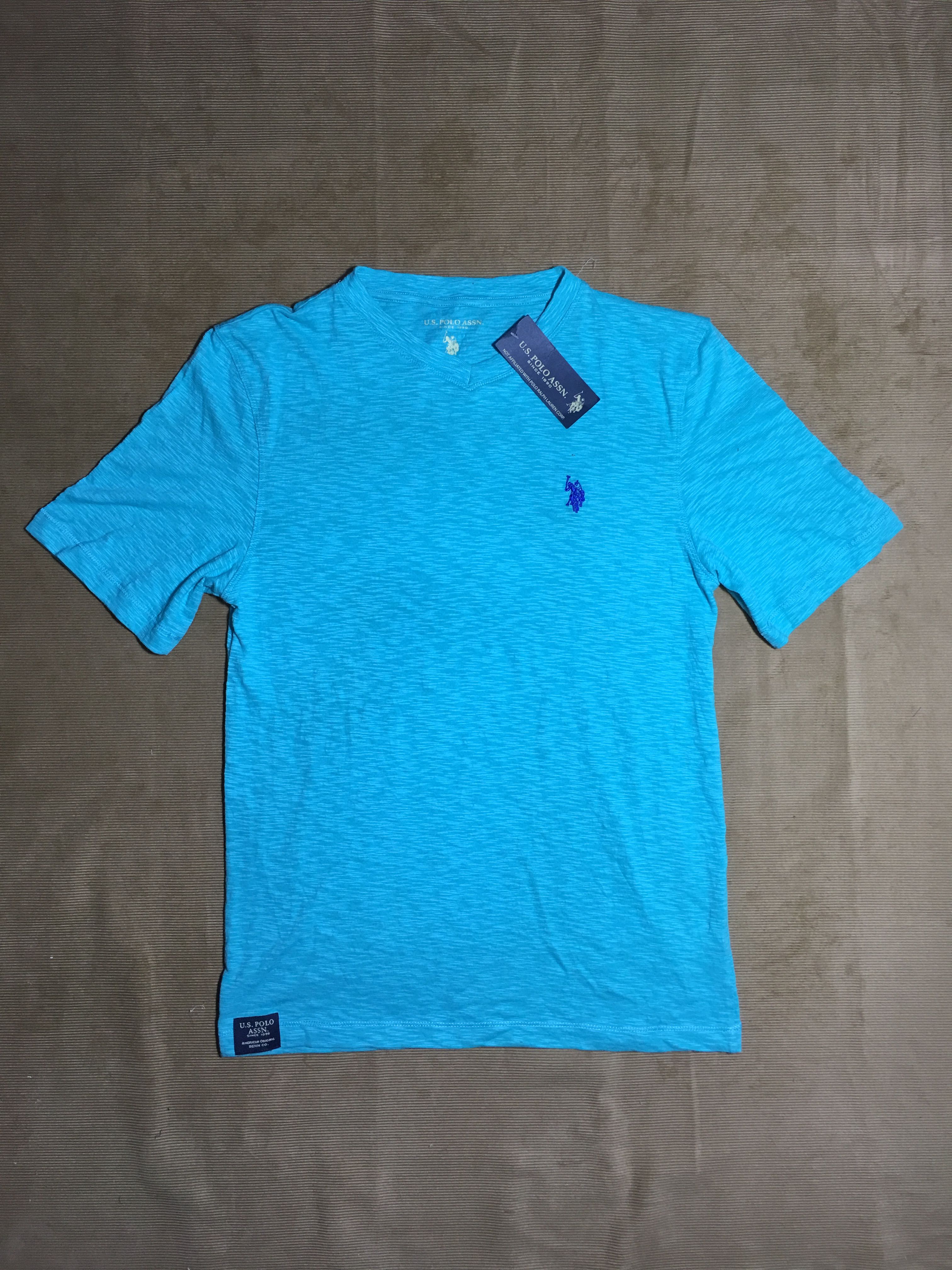 Áo thun nam . Polo Assn cổ tim cotton ngắn tay màu xanh size L chính  hãng 