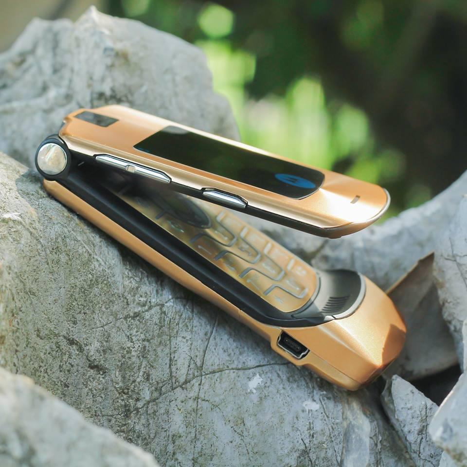 Motorola Razr V3i Nắp Gập