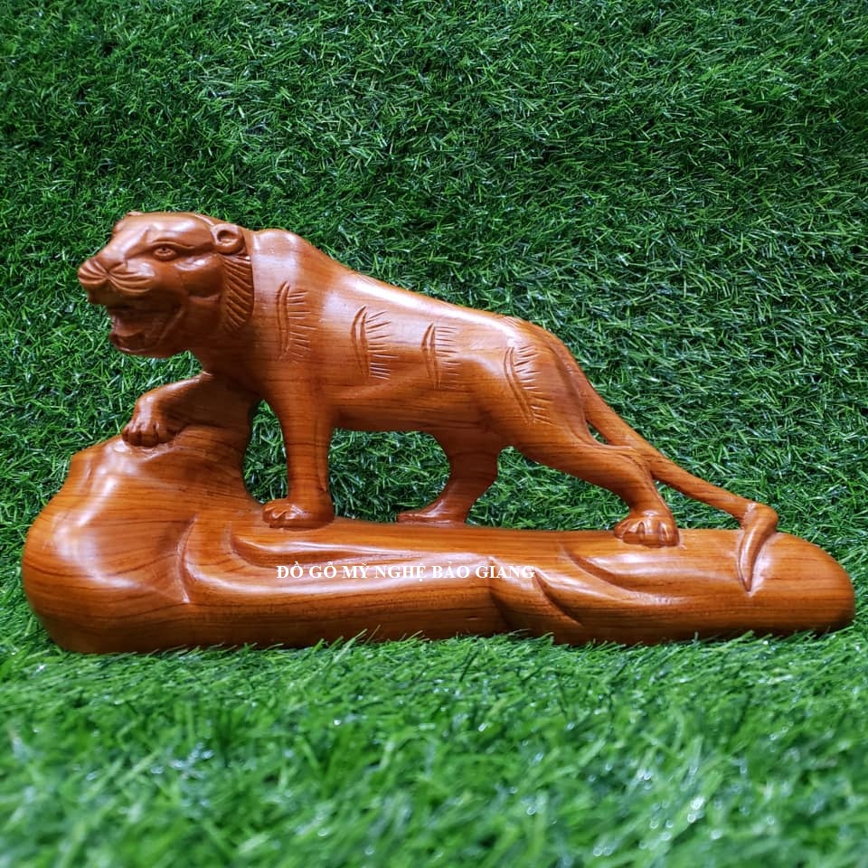 Tượng con hổ gỗ hương dài 30 cm