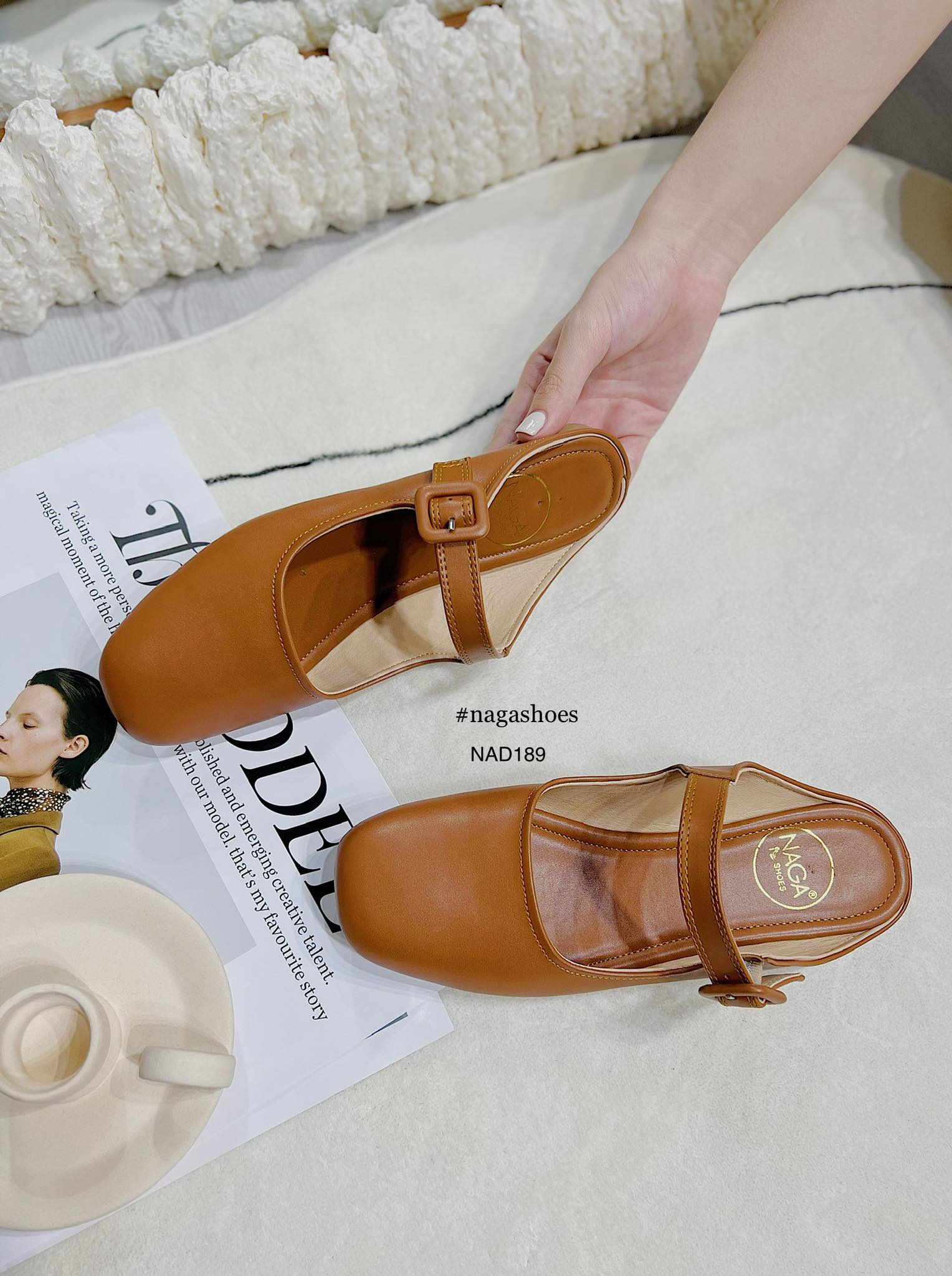 [9-11/9] VOUCHER 100K] DÉP SỤC MŨI VUÔNG PHỐI QUAI KHÓA CÀI NAD189