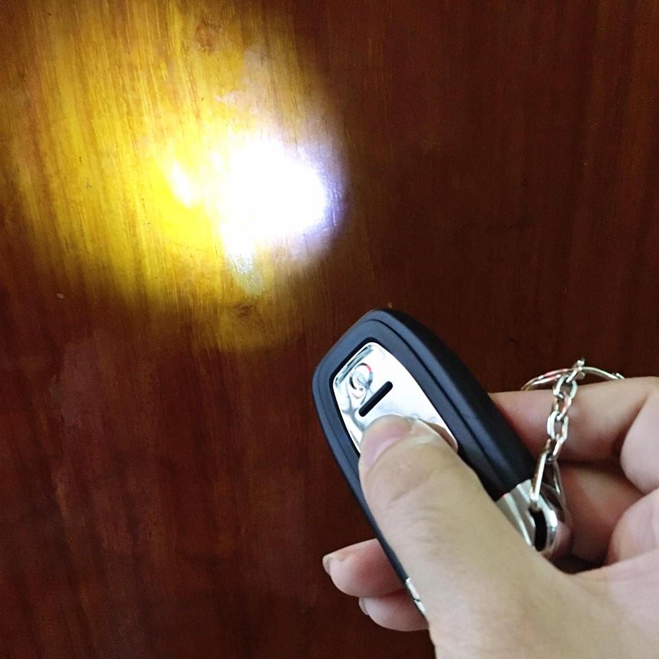 [HCM]BẬT LỬA KHÈ - MÓC KHOÁ XE HƠI AUDI (CÓ ĐÈN PIN) - (XÀI GAS)