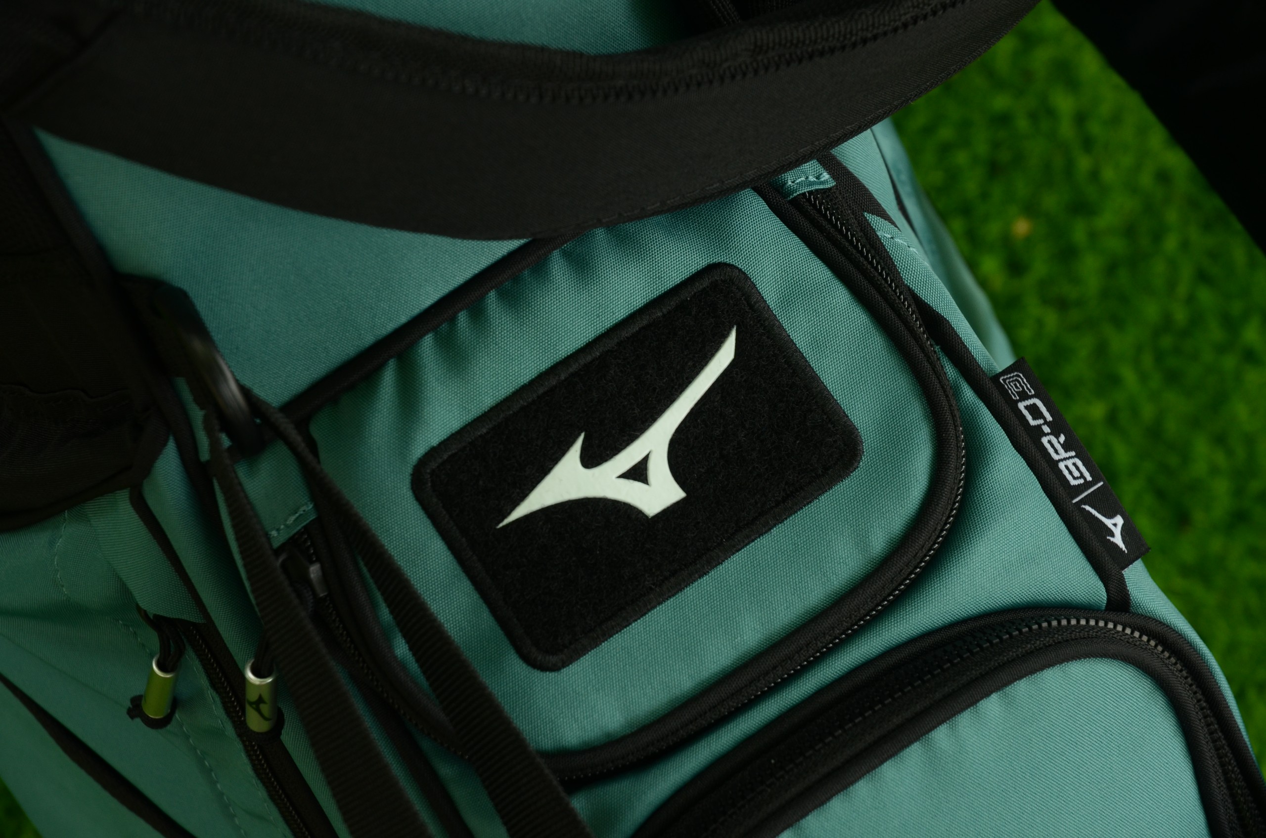 BR-D3 (Stand Bag 4 - Way Cuff)