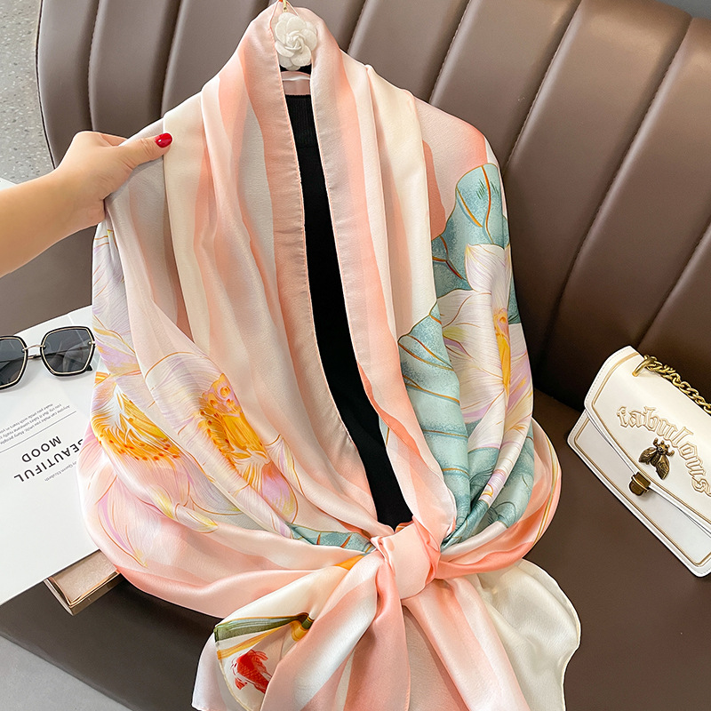 Khăn choàng lụa hot trend size 90x180