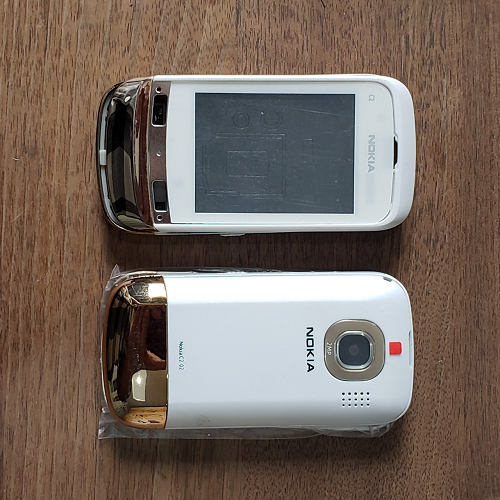 Vỏ Nokia C2-02 Có sườn - không phím