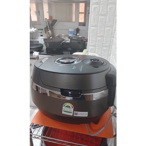 nồi cơm cuckoo JHR 1060FD  1,8lit Nội Địa Hàn Quốc