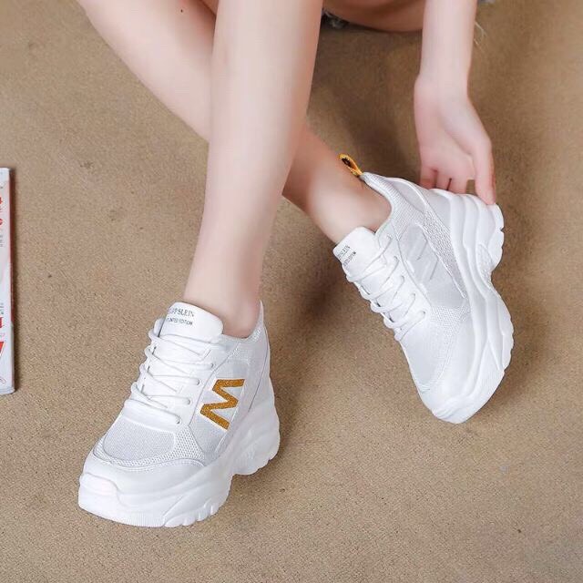 Giày độn đế xinh xắn