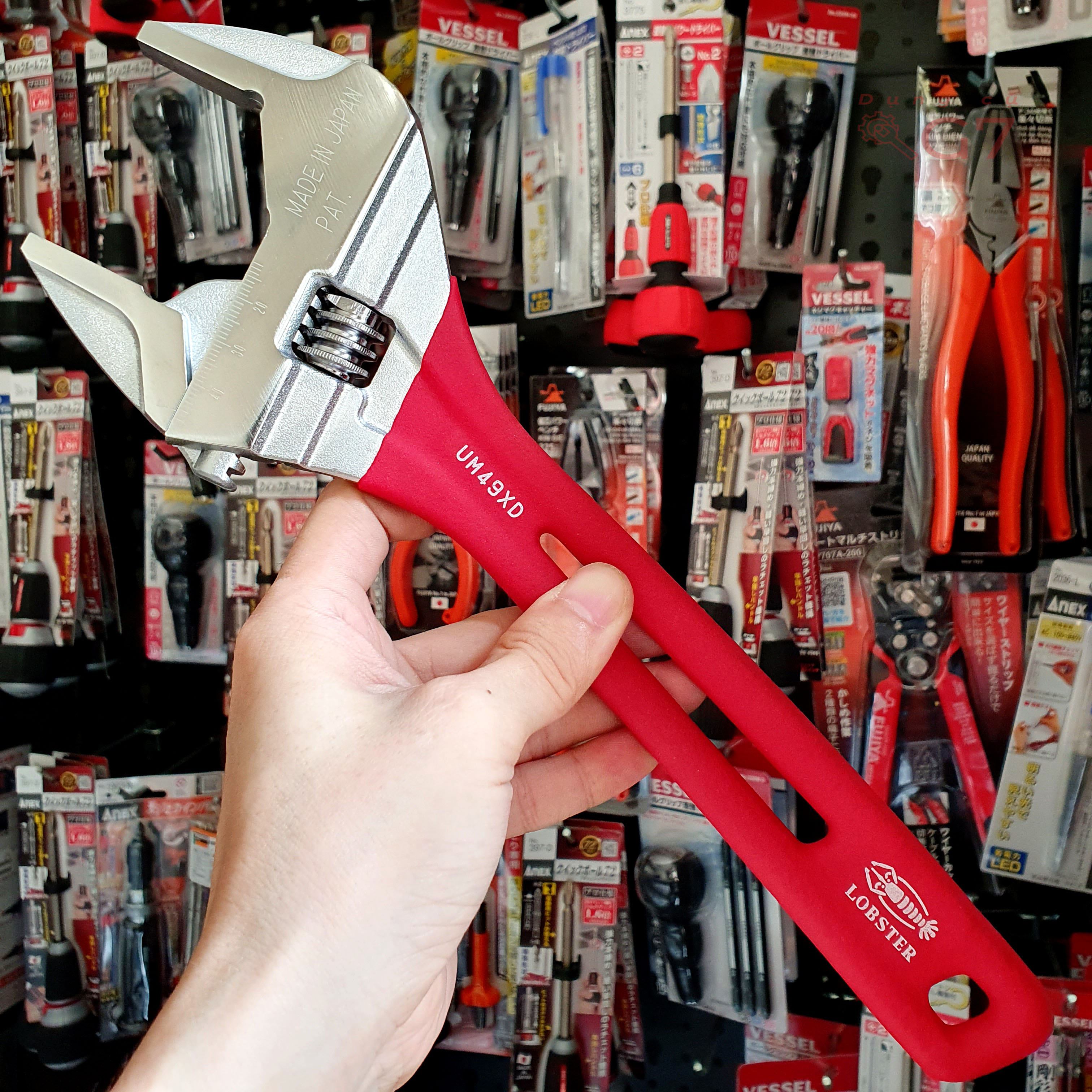 Mỏ lết Lobster UM49XD Made In Japan