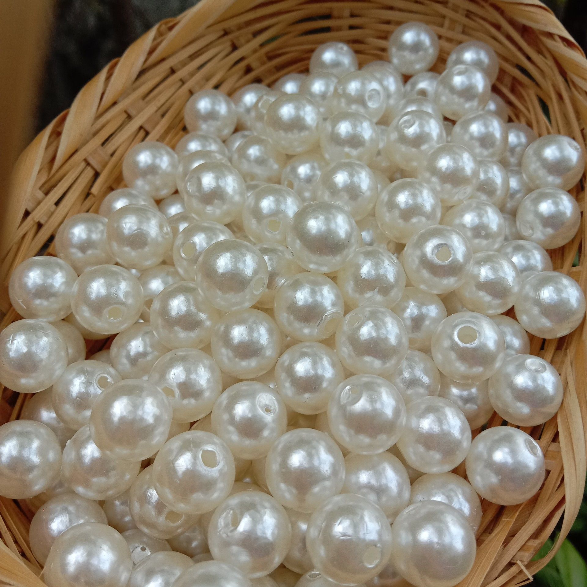 50 hạt nhựa tròn có lỗ xỏ nhân tạo size lớn 14mm phụ kiện làm trang sức