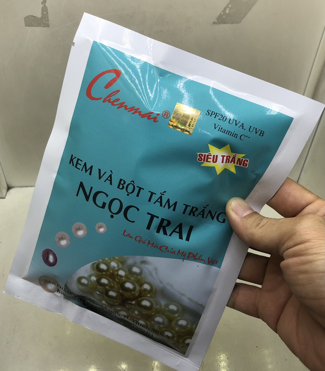 Kem tắm trắng da Ngọc Trai Chenmai 150g
