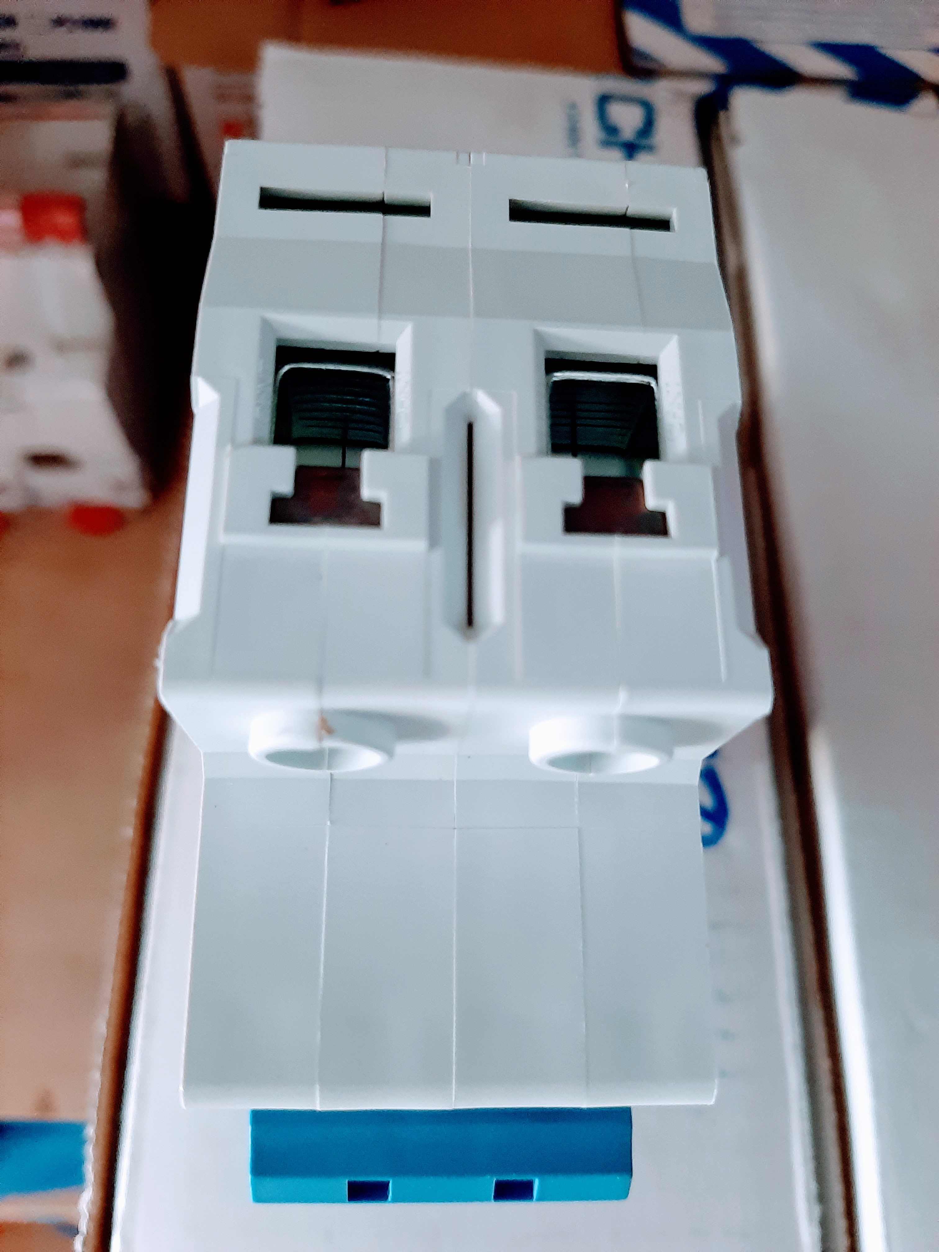 [MCB] Aptomat Cầu Dao Tự Động 1 Pha 2 Cực CHINT 32A 40A 63A