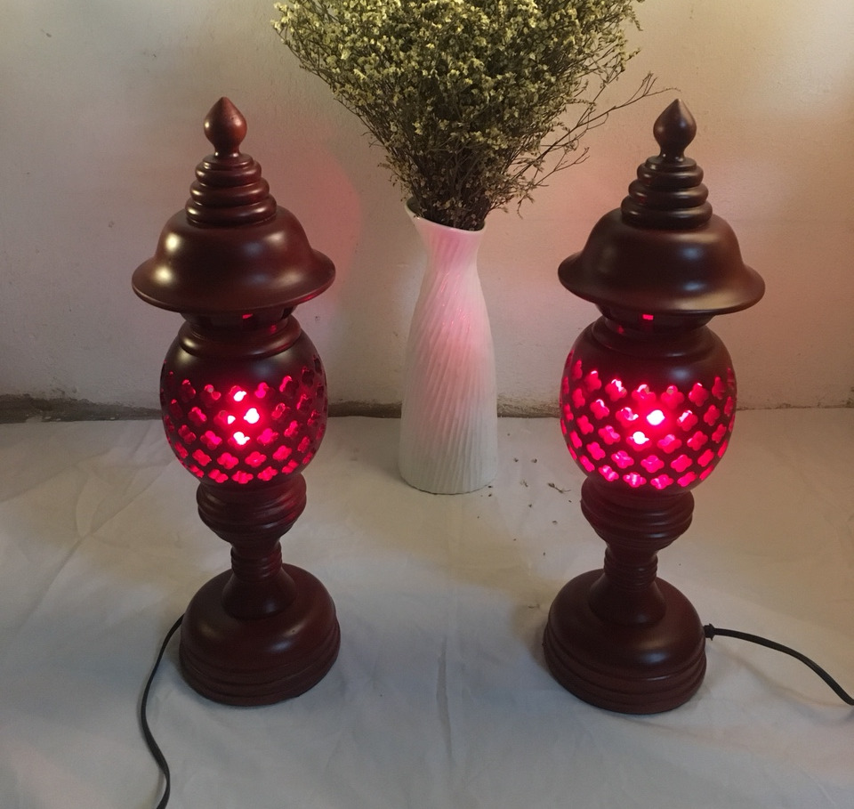Pair of Honeycomb Mother-Of-Pearl Wooden Altar Lamps, 23cm High