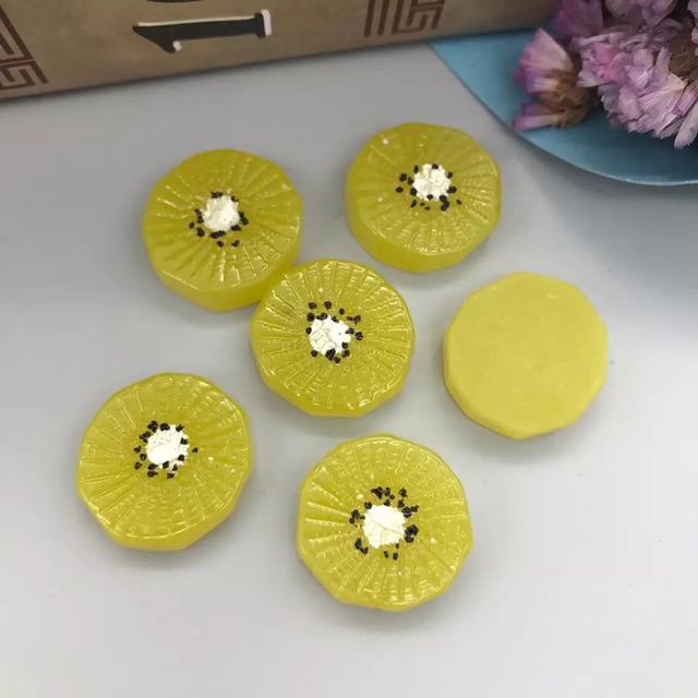 Charm kiwi