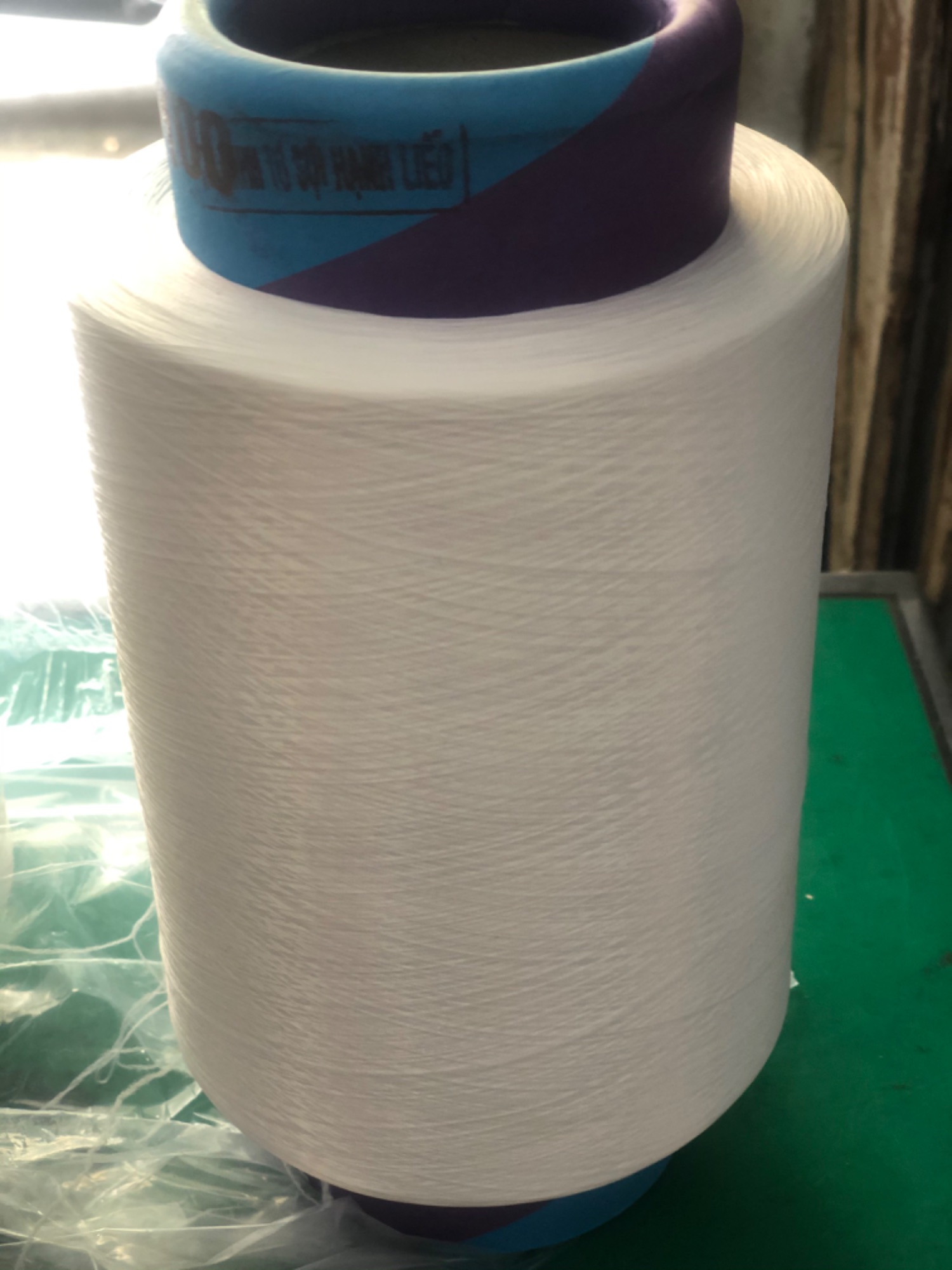 [HCM]Tơ vắt sổ trắng 150 ( 2 cuộn/1.2kg)