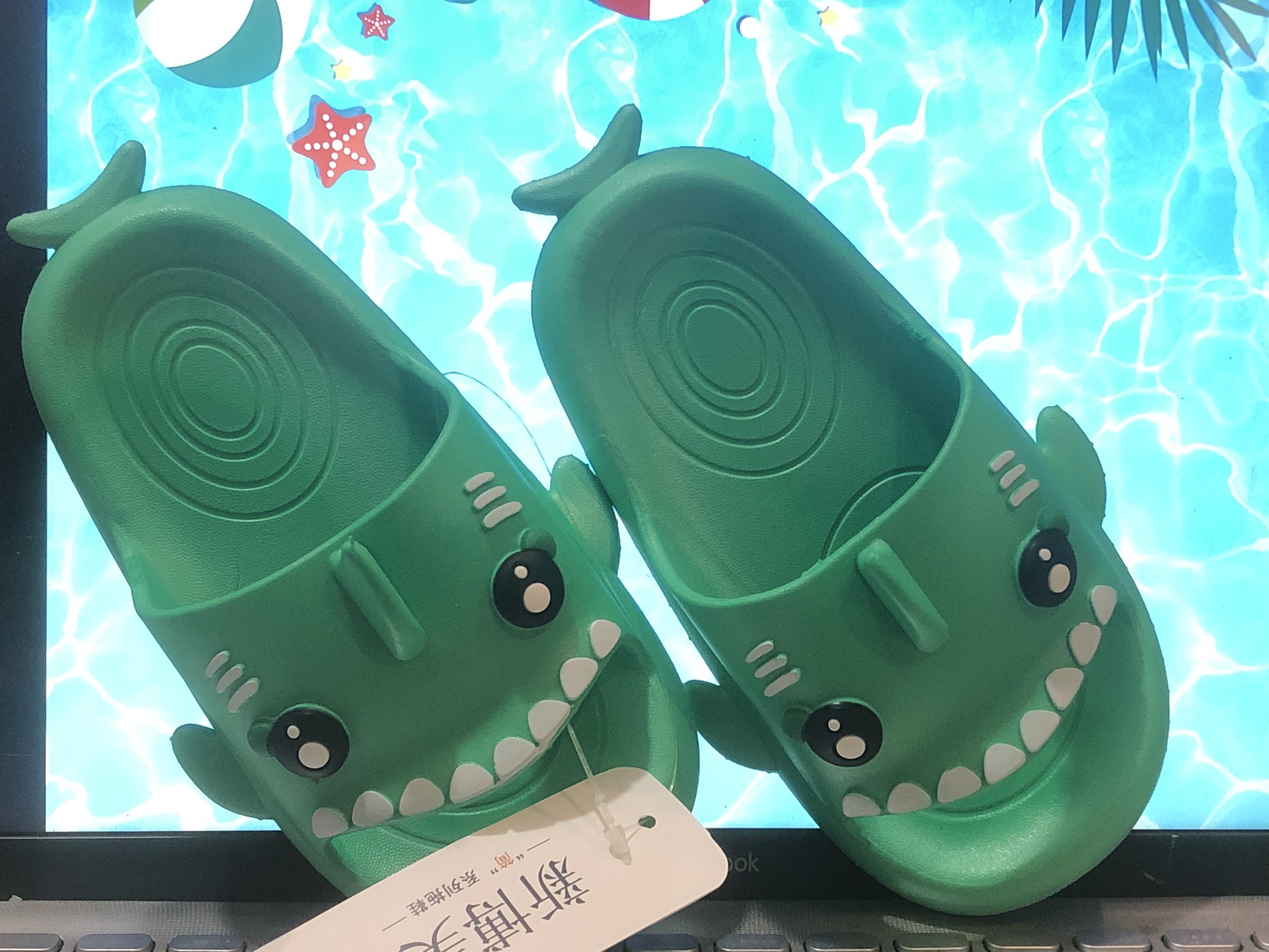 Dép cá mập cho bé siêu cute