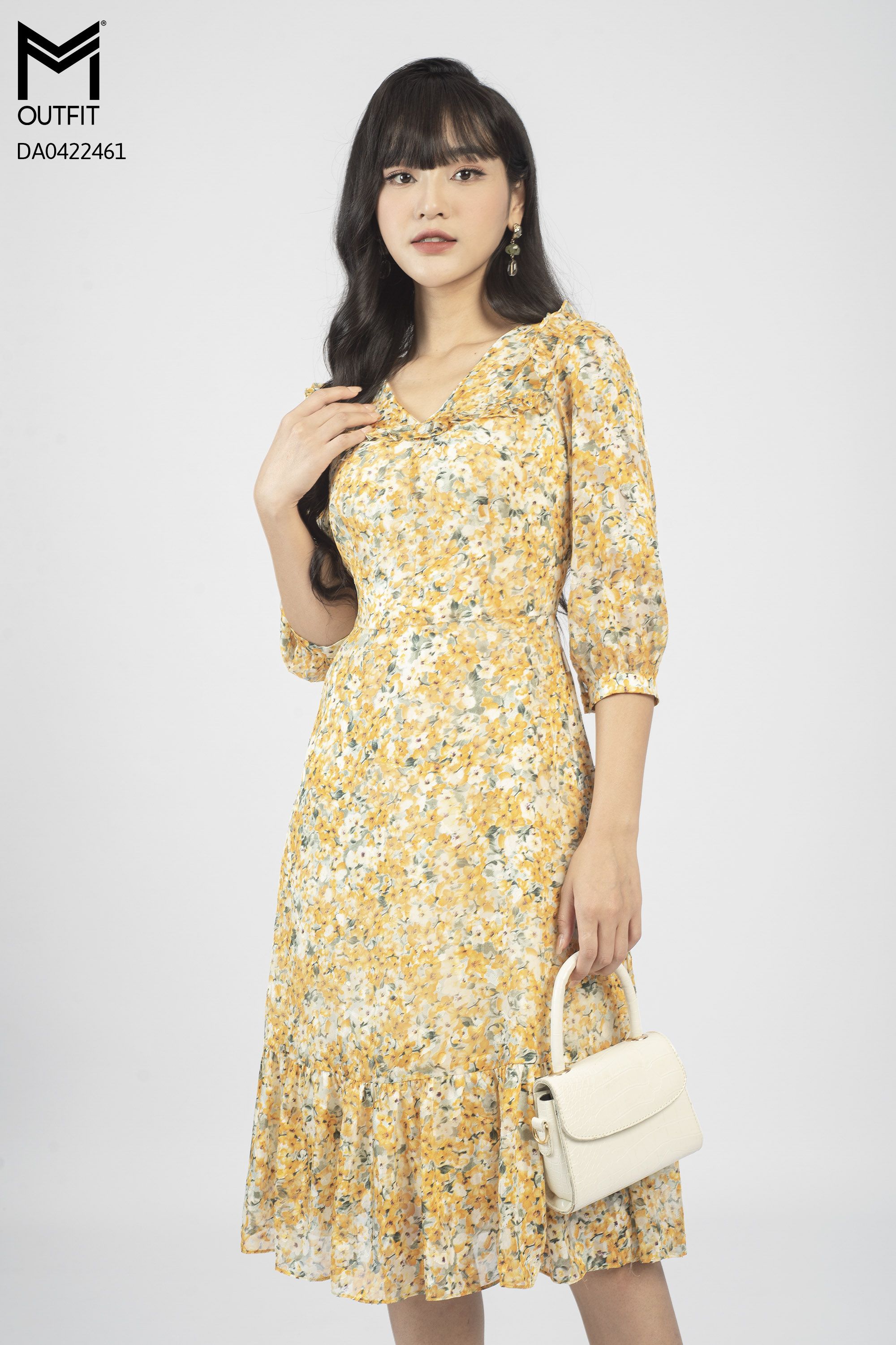 Đầm dáng xòe tầng nhún, cổ V, tay lỡ - mmoutfit