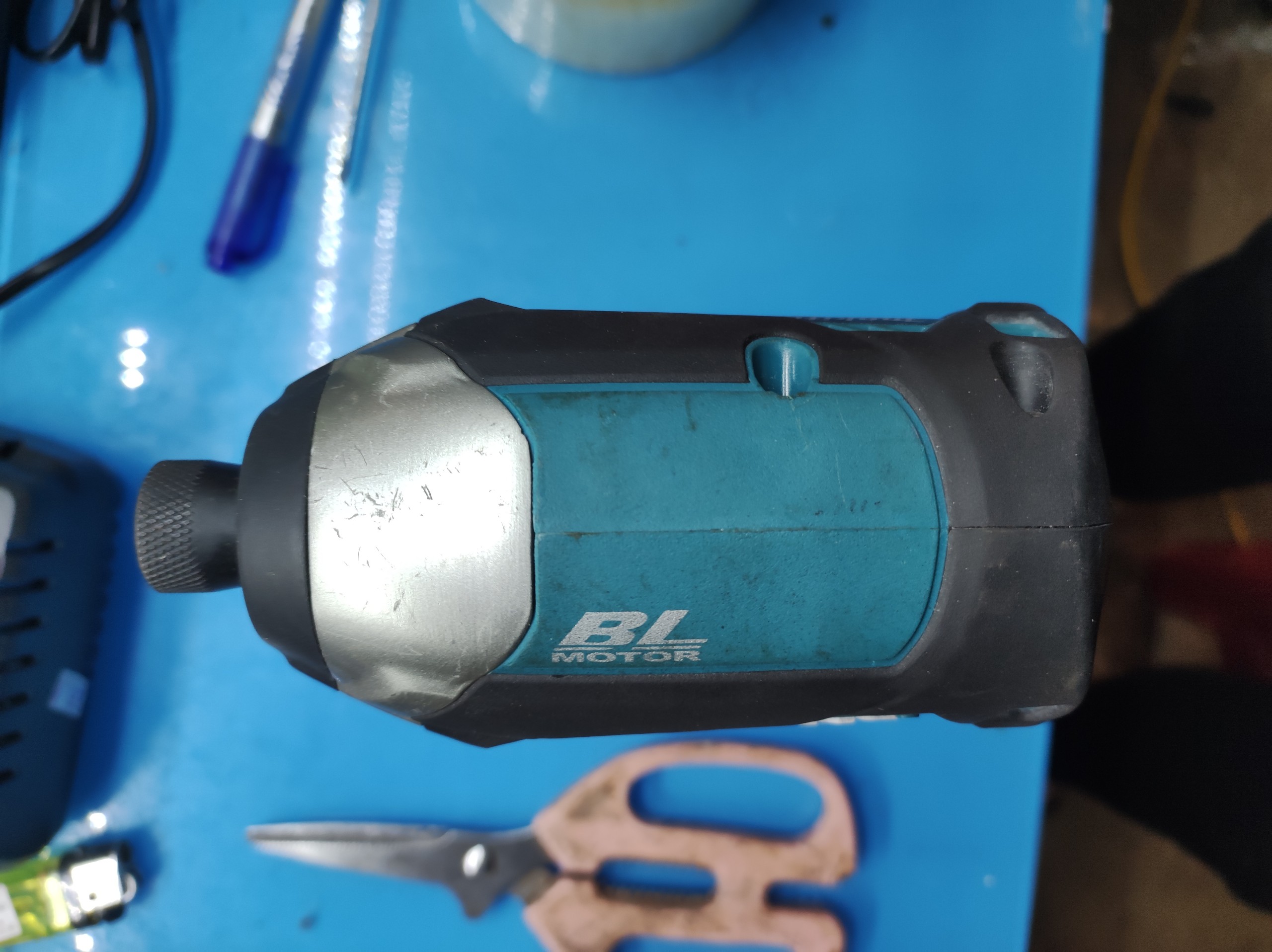 Body Máy bắt vít Makita XDT13 ( hàng USA)