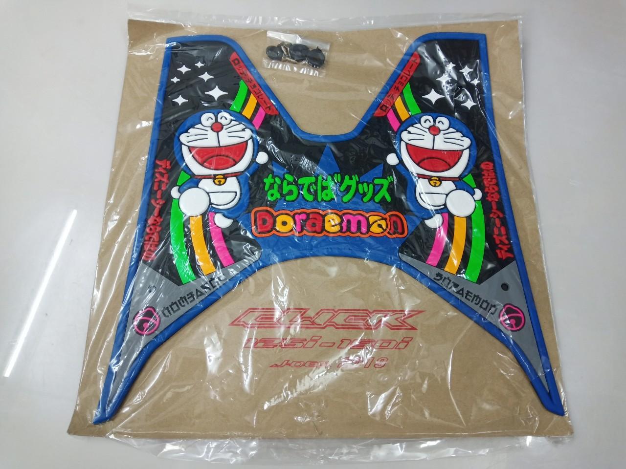 thảm lót chân xe vario 125-150 2018 doraemon