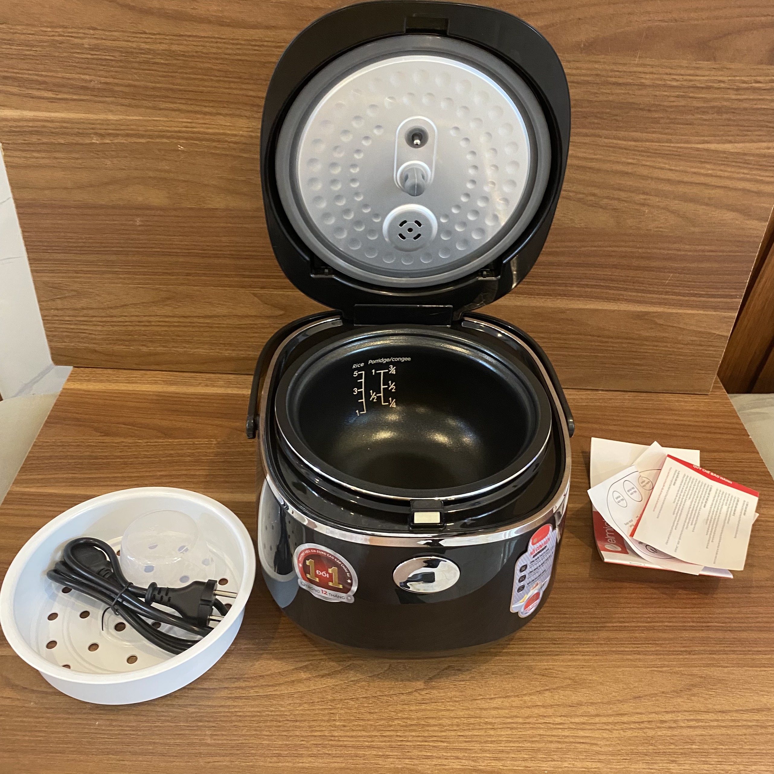 Nồi cơm điện tử Elmich RCE-1789   (Dung Tích 1,2L - Công Suất 500W - Mầu Đen)