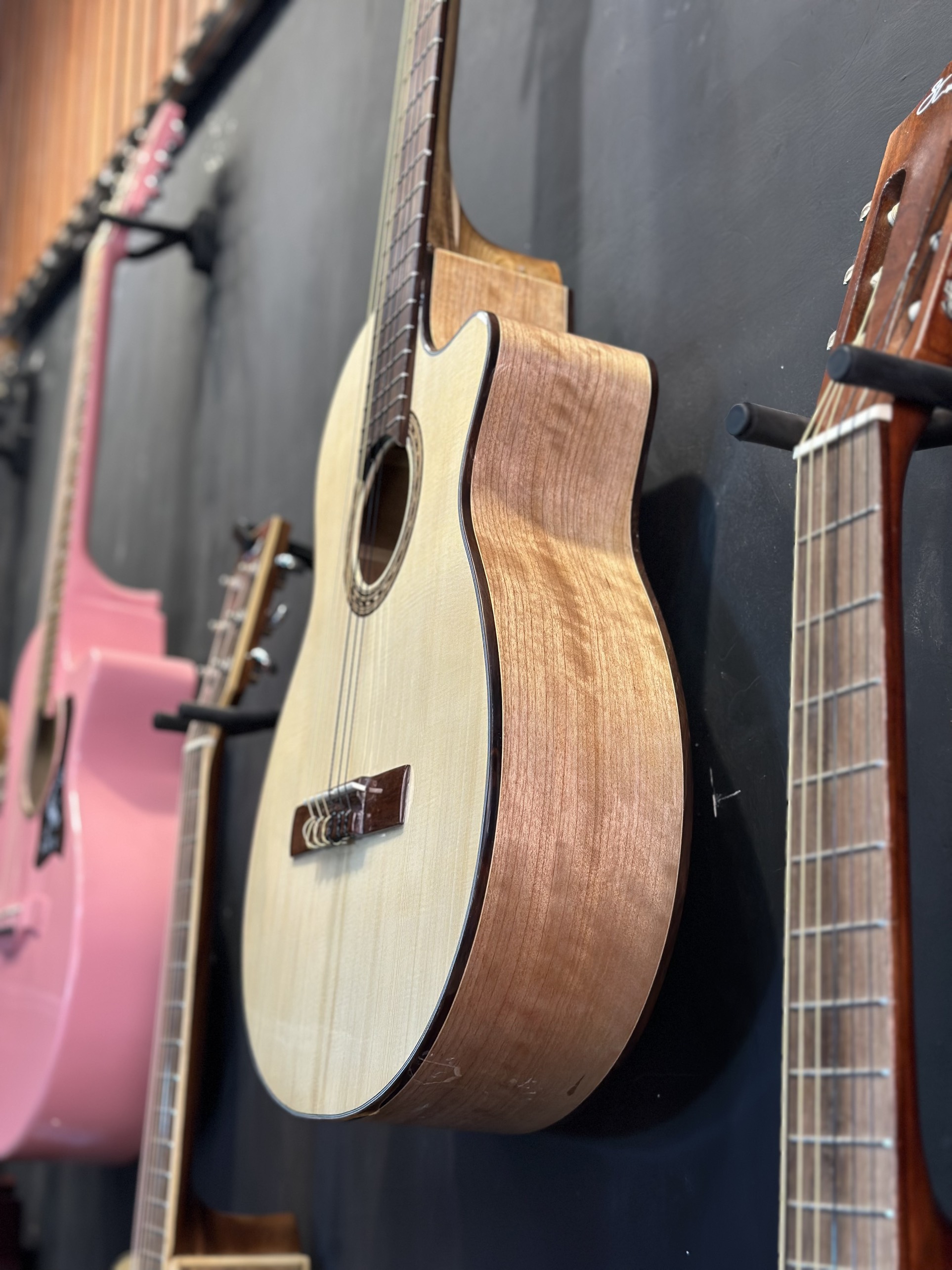 Đàn Guitar Classic Còng Cườm Mã ST-C15