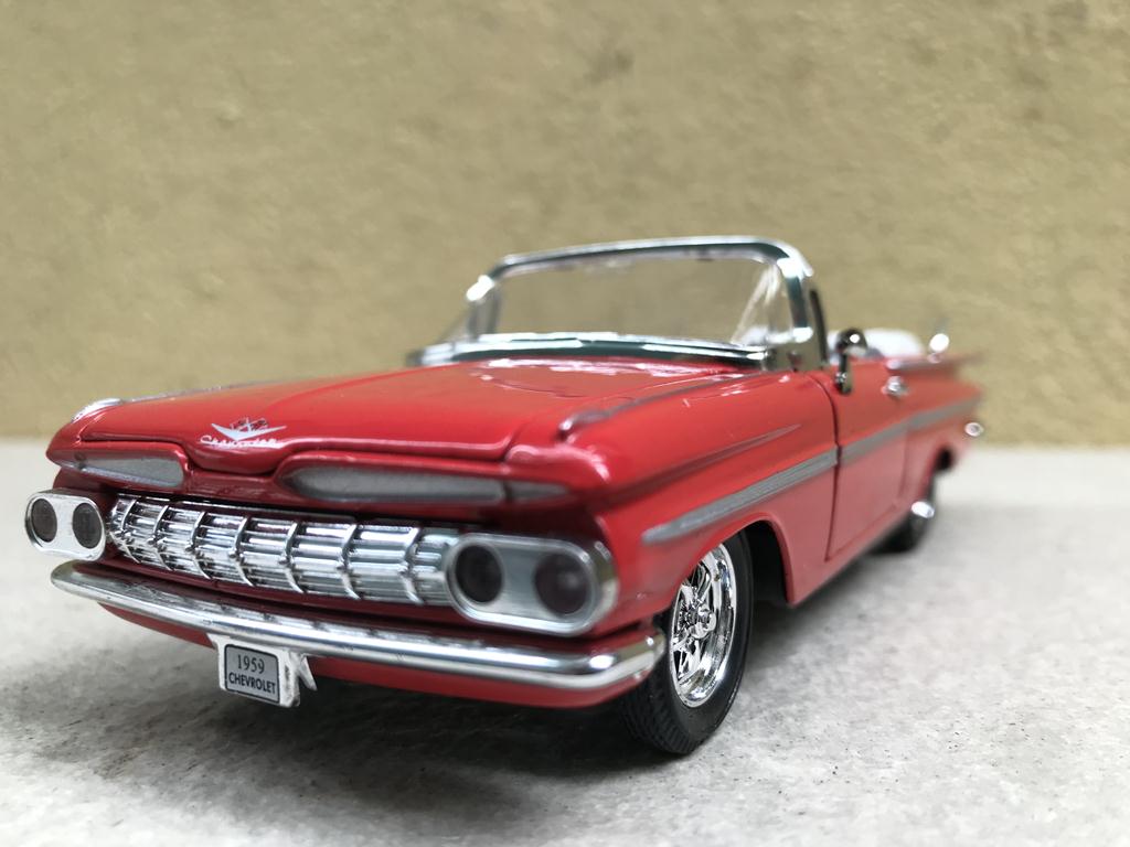 Mô hình xe cổ CADILLAC Eldorado 1959 - 1:32