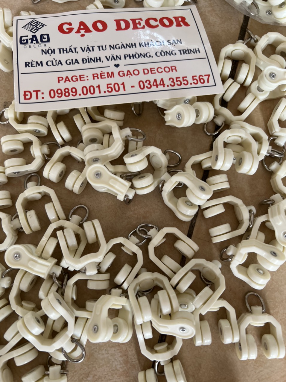 Bi trượt thanh ray treo rèm