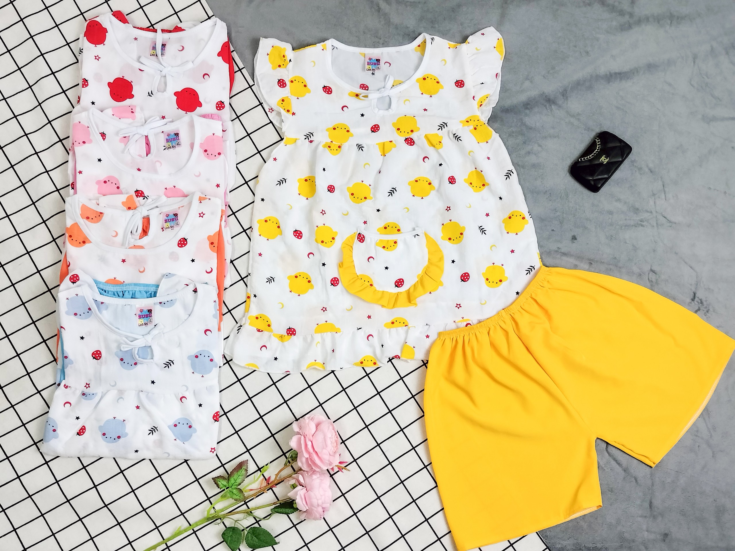 Bộ Tơ Xốp Cánh Tiên Bé (18-26kg) (Giao màu ngẫu nhiên)