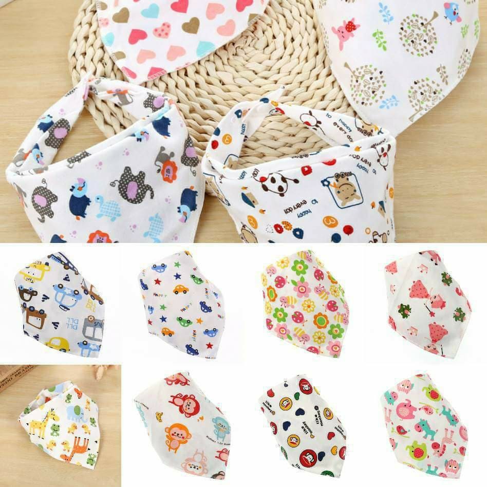 Yếm Quàng Cổ Cài Nút Cho Bé (1 set 5 yếm)