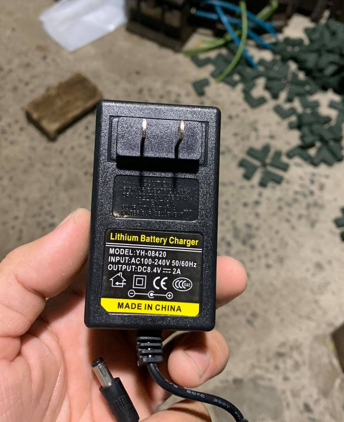 Sạc 2s 8.4v-2a dùng cho pin li-ion