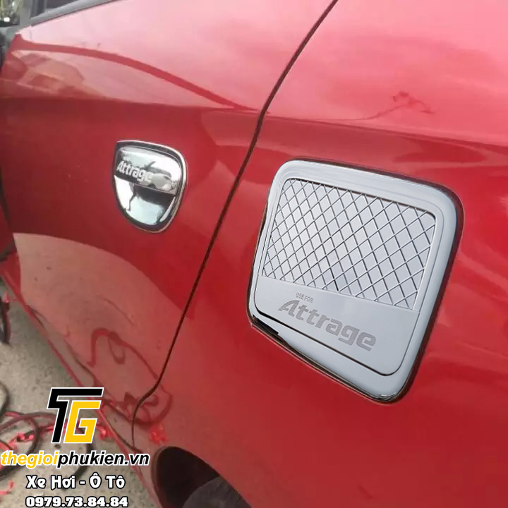 Ốp nắp bình xăng Mitsubishi Attrage 2018-2020 mạ Crom
