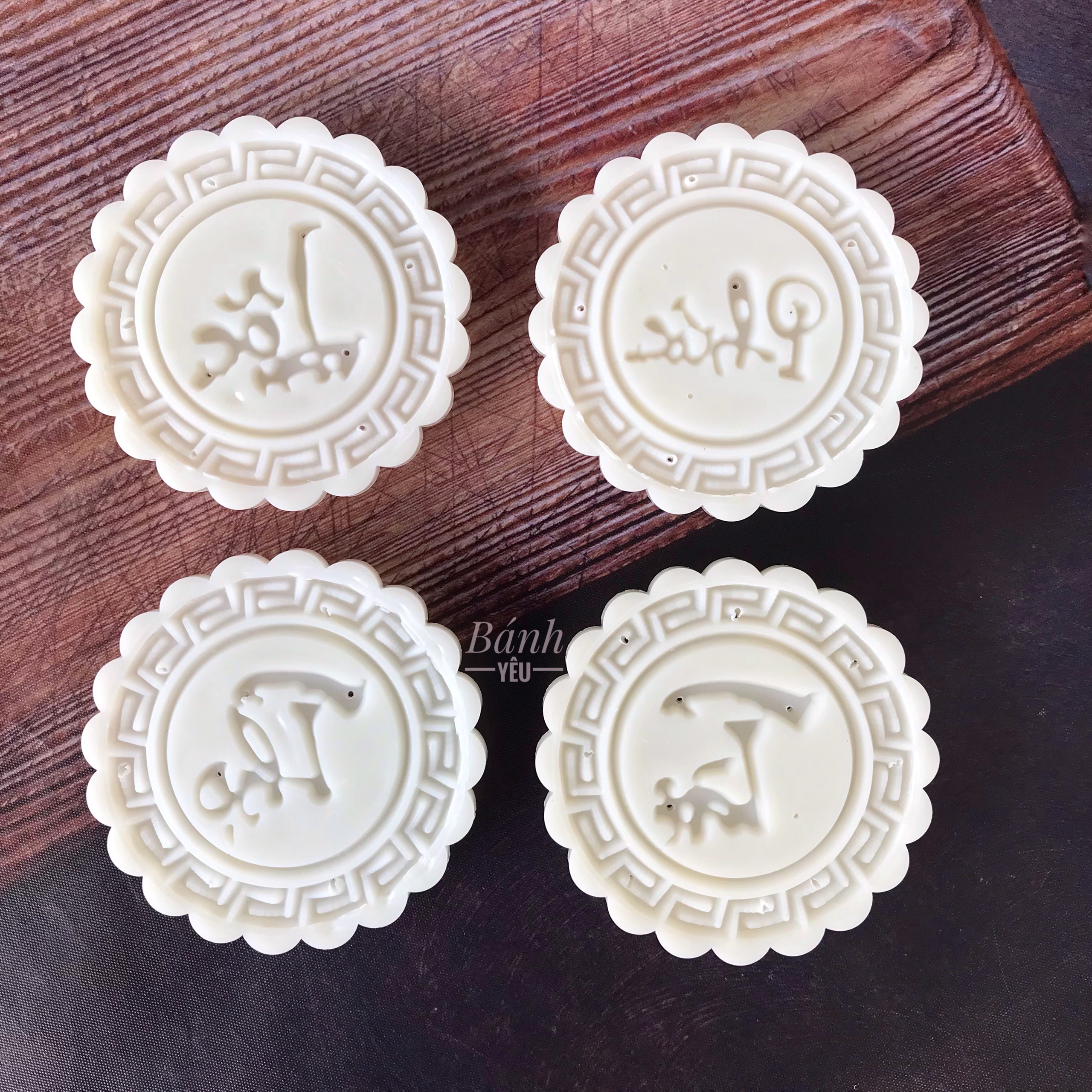 Khuôn Trung Thu Lò Xo Tròn 4 Mặt 150g