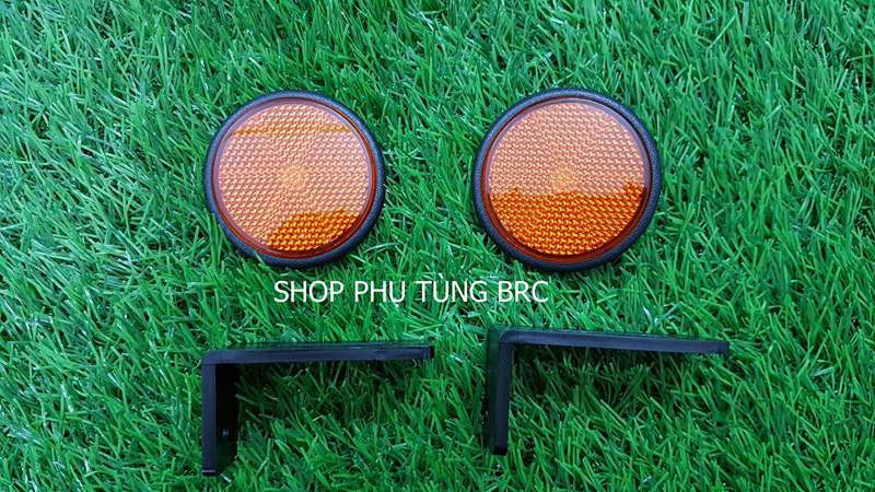 Mắt mèo gắn biển số