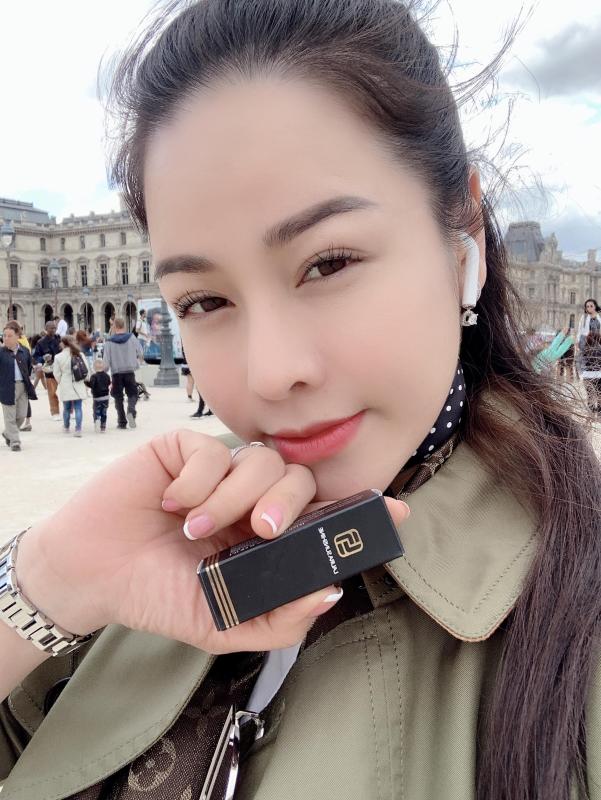 Son dưỡng môi Laura Sunshine Lip Balm Nhật Kim Anh