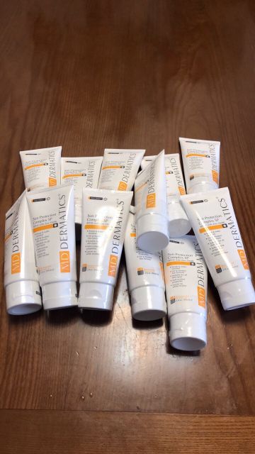 [CHÍNH HÃNG] Md Dermatics Kem chống nắng Spf45