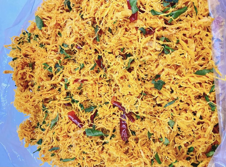 200GR Khô gà lá chanh đậm vị