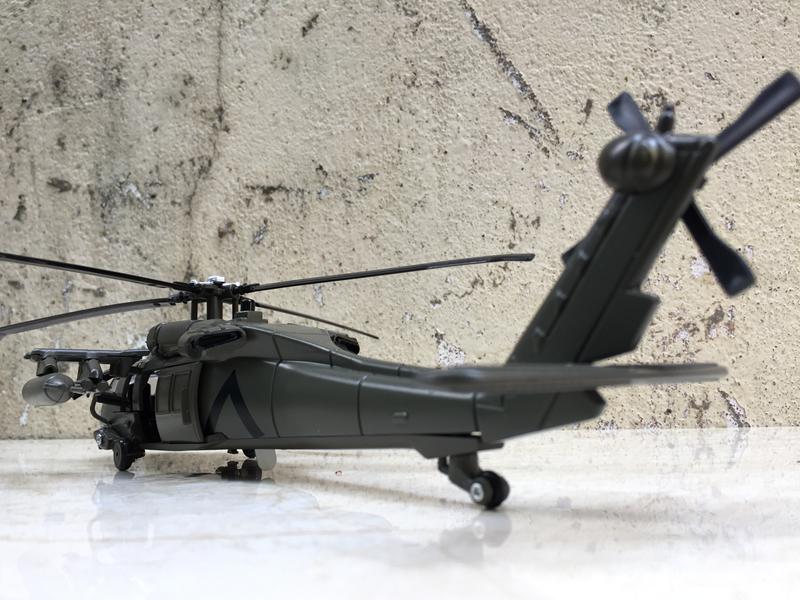 Mô hình máy bay Trực Thăng UH-60 Black Hawk 1:72
