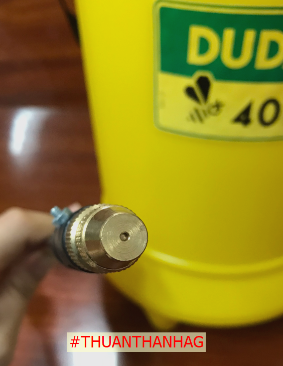 Bình xịt tưới cây 4 lít Dudaco, Xịt hoa 401
