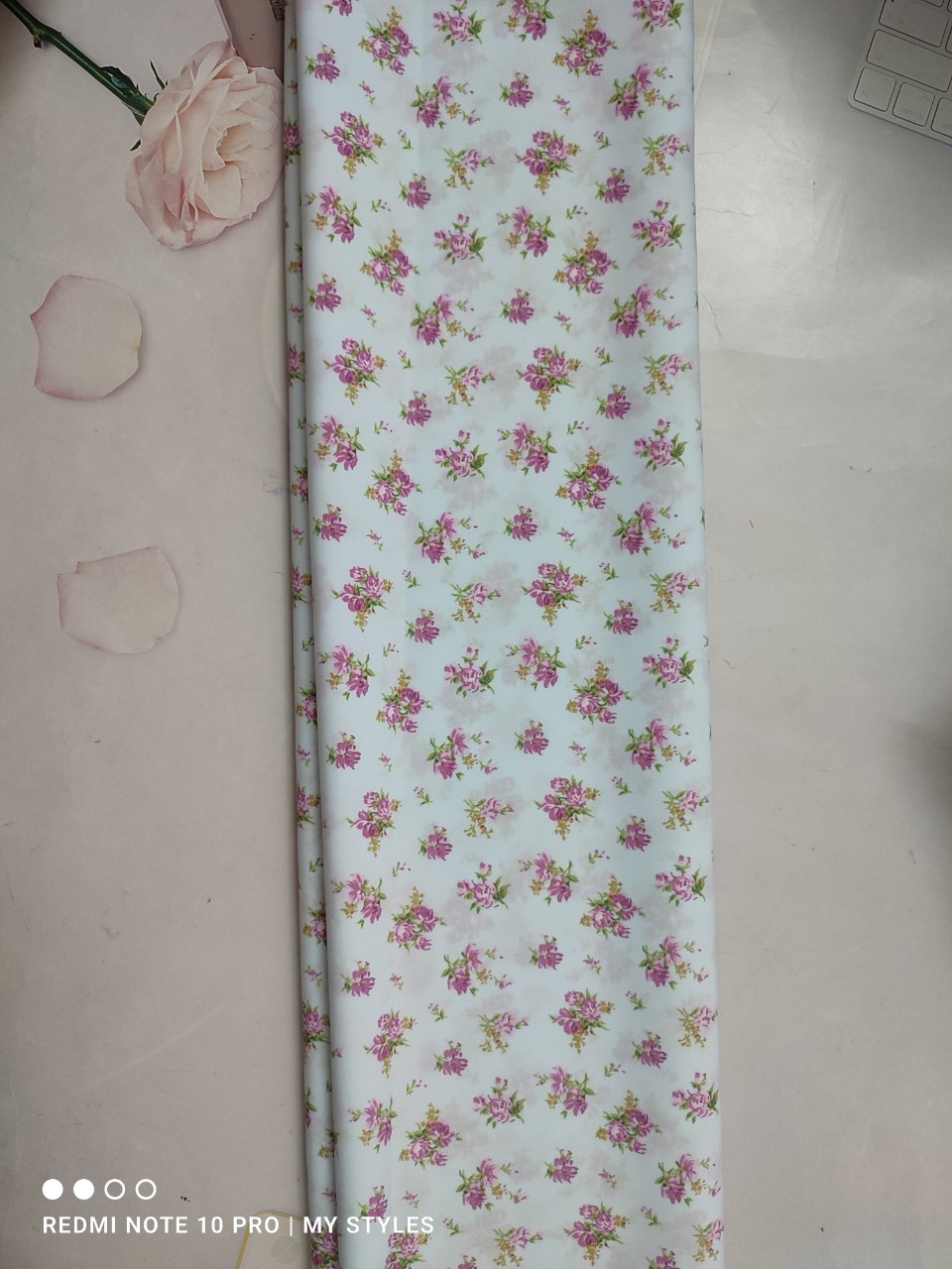 2m Vải lụa lạnh hoạ tiết hoa lá nhỏ (2) - lụa Mango chính phẩm