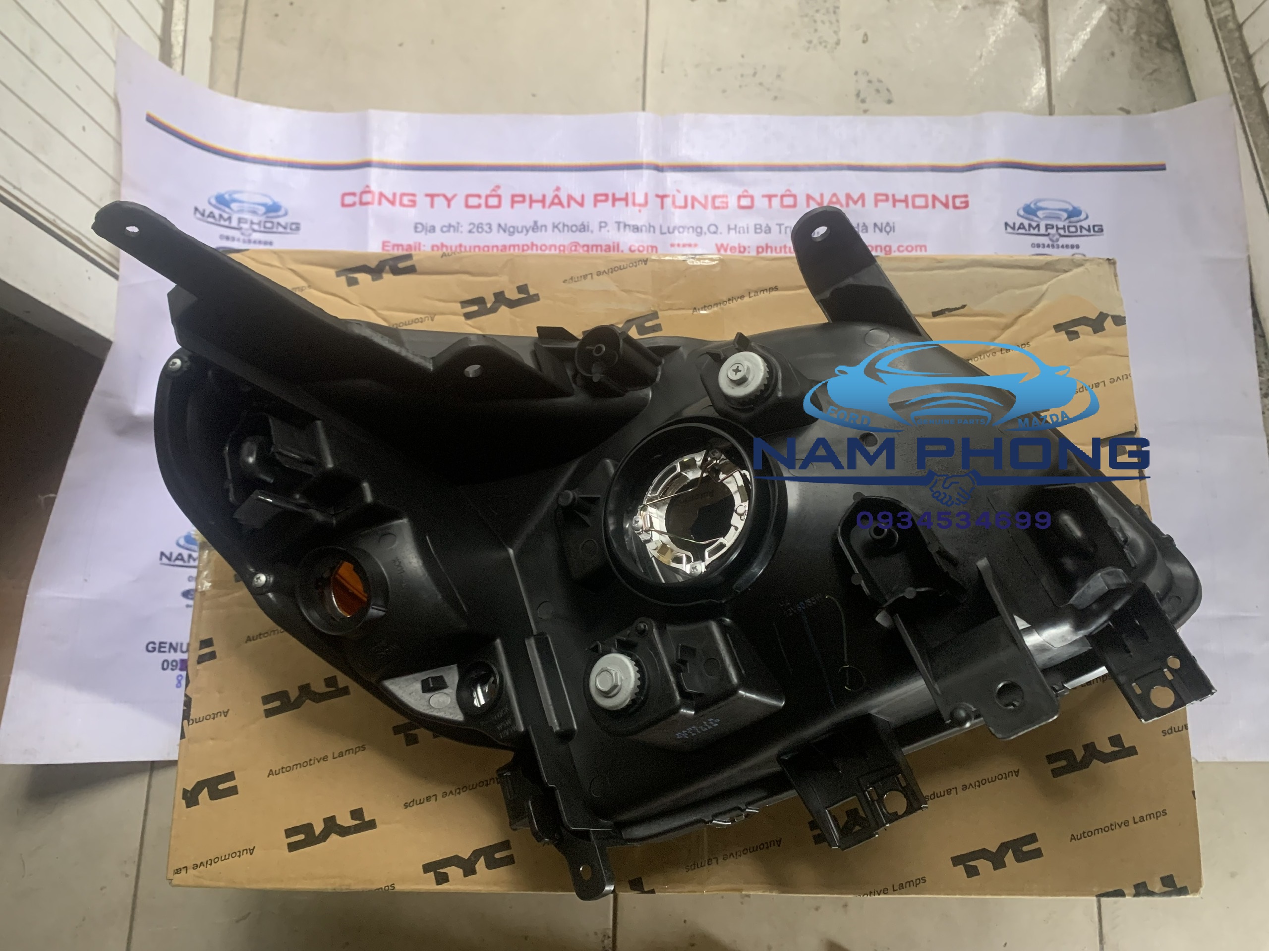 Đèn pha Everest 10 bên lái LH TYC  - UF6A510L0