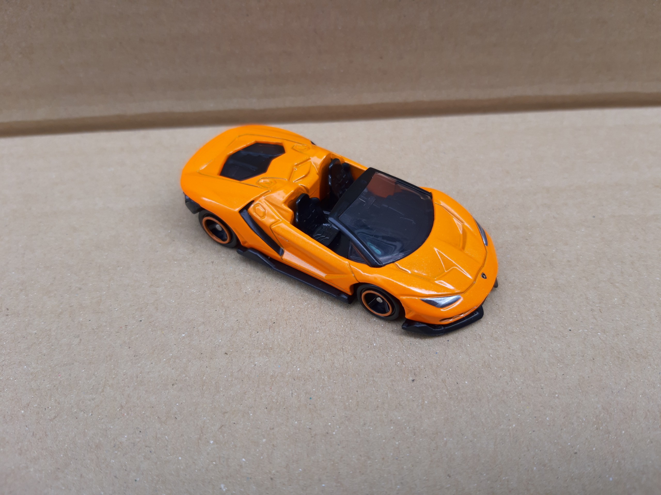 Xe mô hình Tomica - Xe Tomica Lambor Centenario màu cam mui trần giá rẻ