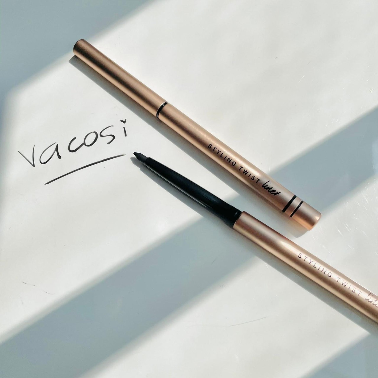 Chì Vặn Kẻ Mắt Dạng Gel Vacosi Styling Twist Liner 5ml [Bản Gold]