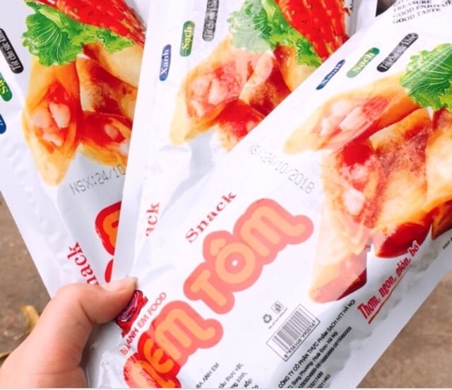 10 gói snack nem tôm