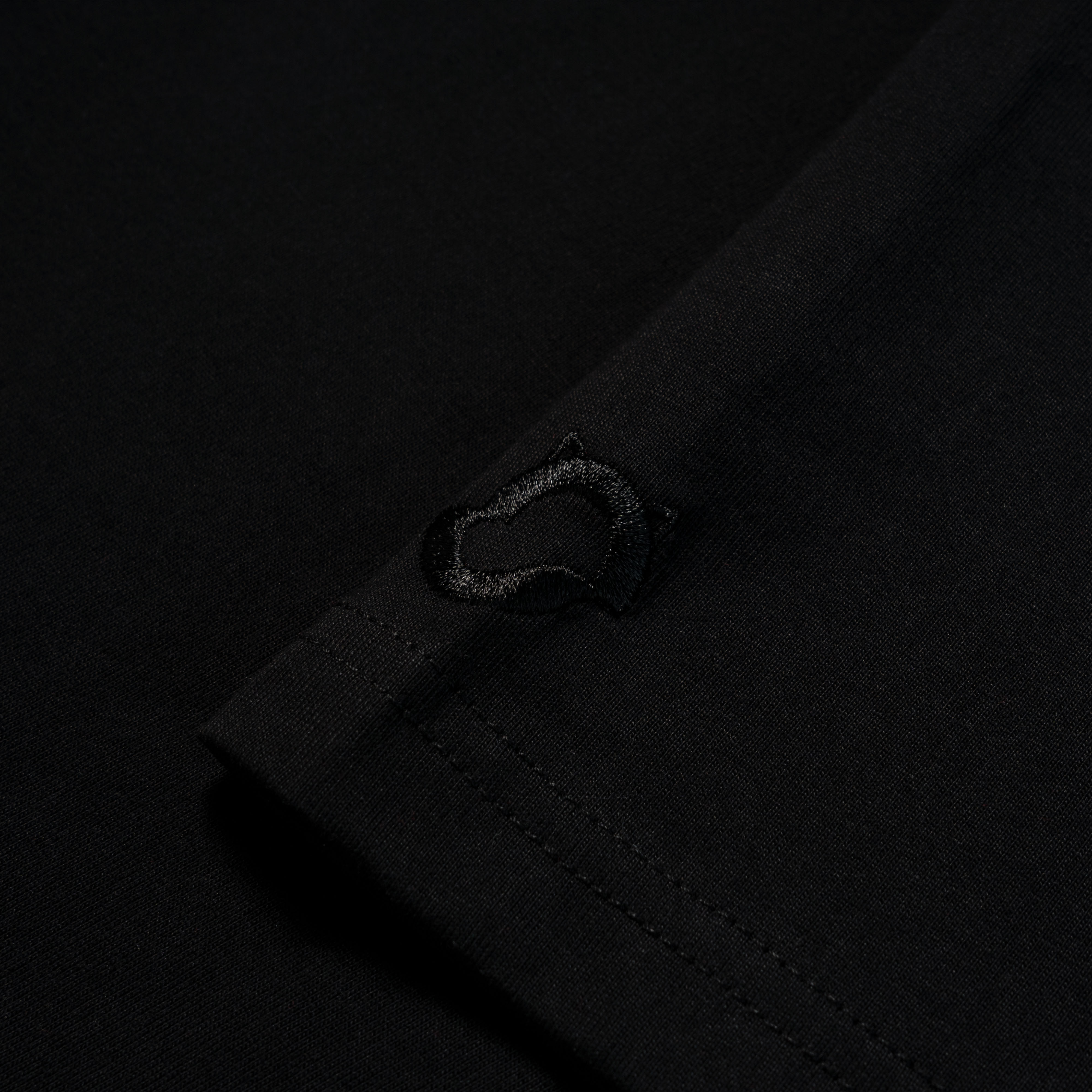 Áo thun nam nữ unisex Outerity Collection Té / Màu Đen - ATO1014