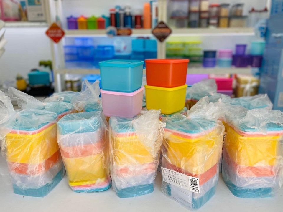 bộ bảo quản thực phẩm MEDIUM SQUARE ROUND 4 Tuppeware