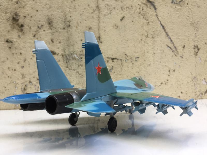 Mô hình Máy báy SU-37. 1:72-ABS