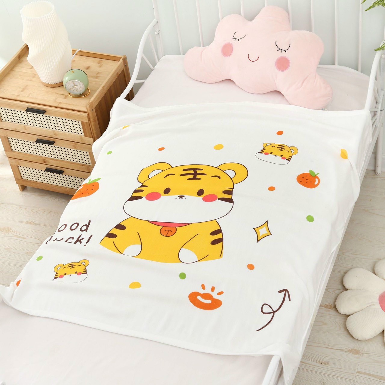 Chăn mền Lụa siêu mềm mát cho bé 110 x 120cm