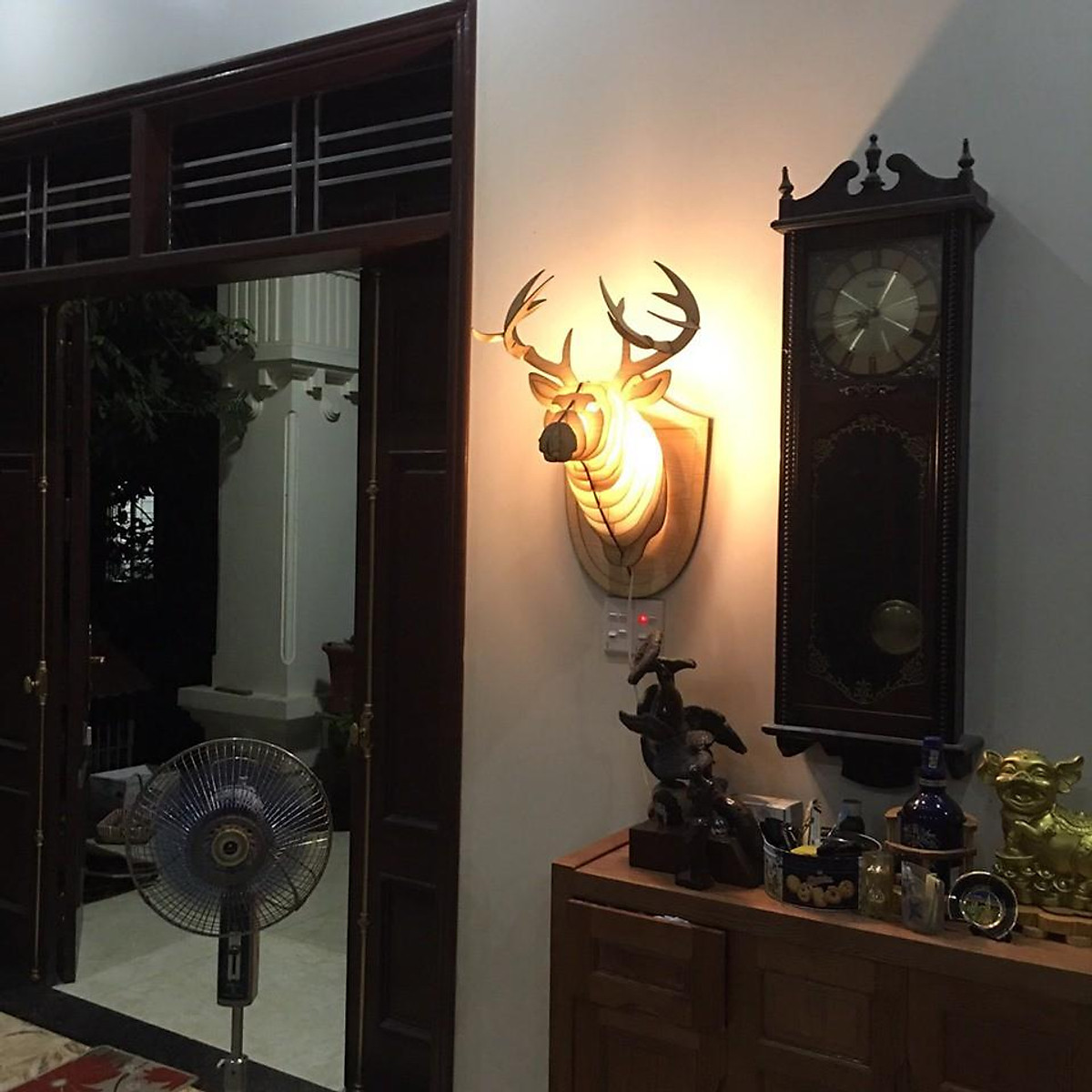 Đèn gỗ đầu hươu treo tường