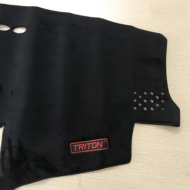 Thảm taplo lông cừu Mitsubishi Triton