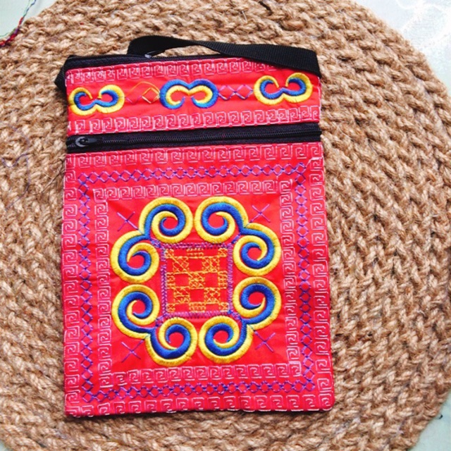 Túi thổ cẩm đựng điện thoại ( có dây đeo chéo )