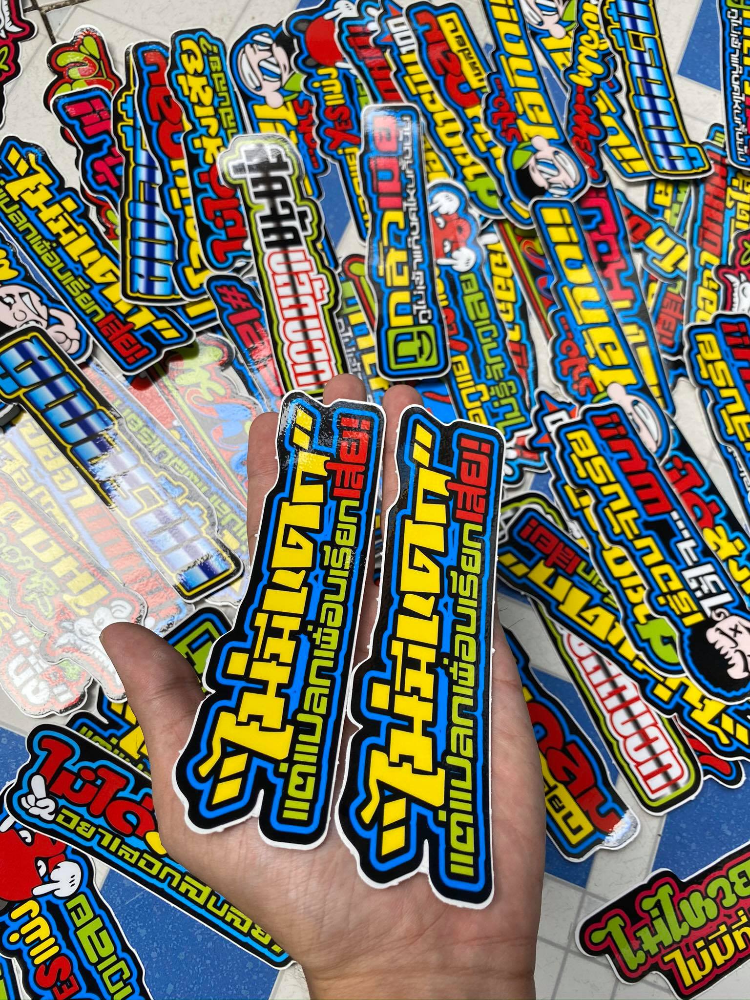 [HCM]CẶP TEM CHỮ THÁI 2 PHẨY VÀNG XANH LÁ ĐỎ